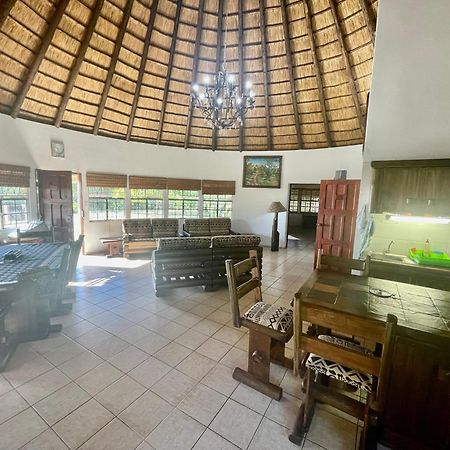 Nhambavale Lodge ชิเดงเกลิ ภายนอก รูปภาพ