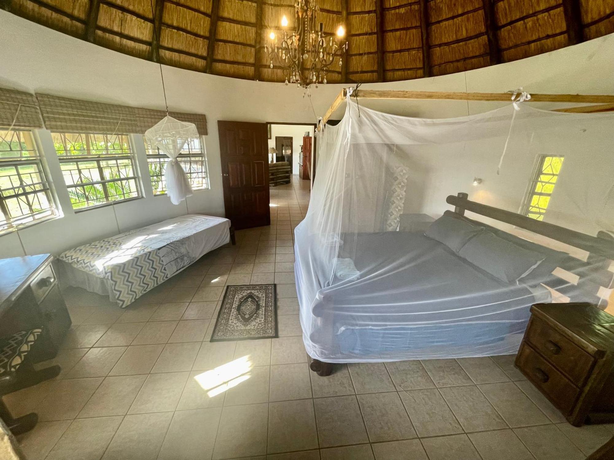 Nhambavale Lodge ชิเดงเกลิ ภายนอก รูปภาพ