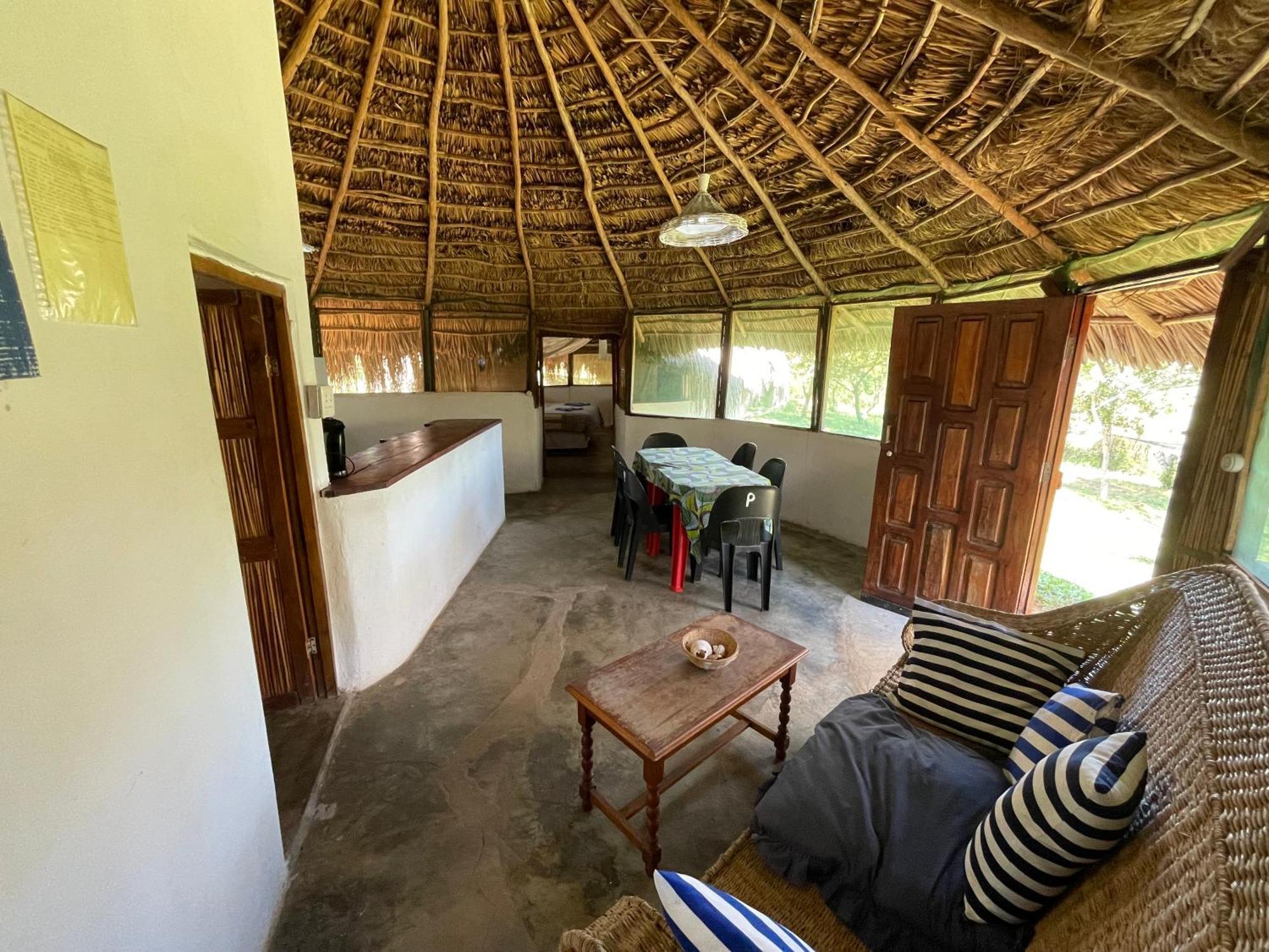 Nhambavale Lodge ชิเดงเกลิ ภายนอก รูปภาพ
